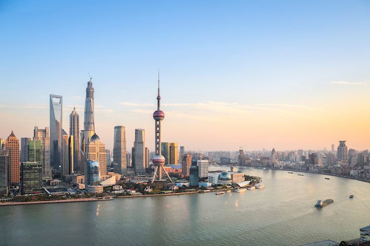 中國個別城市實施靜管理，中國國家領導人提出要讓GDP增長超過美國 – 《華爾街日報》