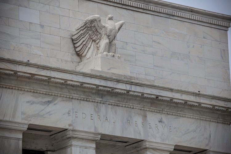 美聯儲前瞻：利率不變，前景更樂觀 - 富國銀行