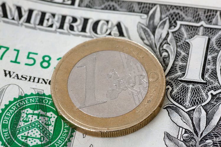 歐元跌至新低，逼近1.0600美元