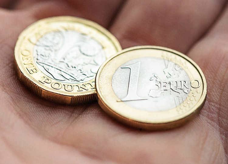 歐元/英鎊自近兩週低點反彈，歐央行總裁拉加德演講前躍升至0.8650