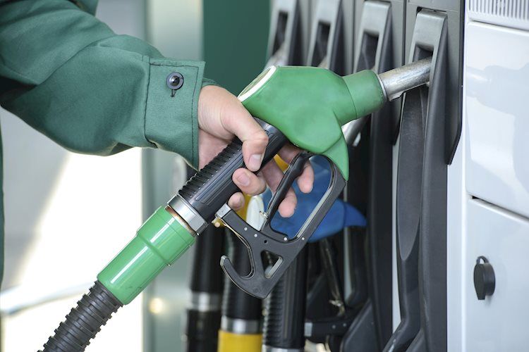 原油供應增加導致WTI油價跌至三個多月低點，交投於 77.20 美元附近