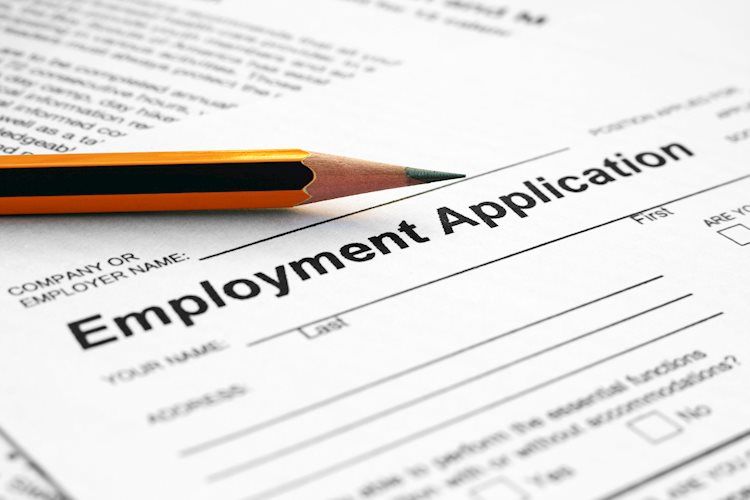 美國上週初請失業金人數降至20.9萬，預期21.8萬